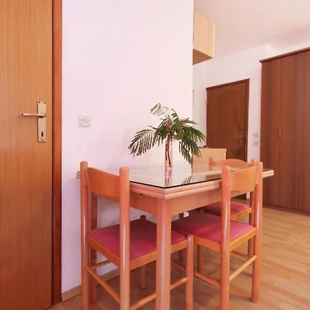 Apartment With Parking Space Orebic, Peljesac - 10194 *